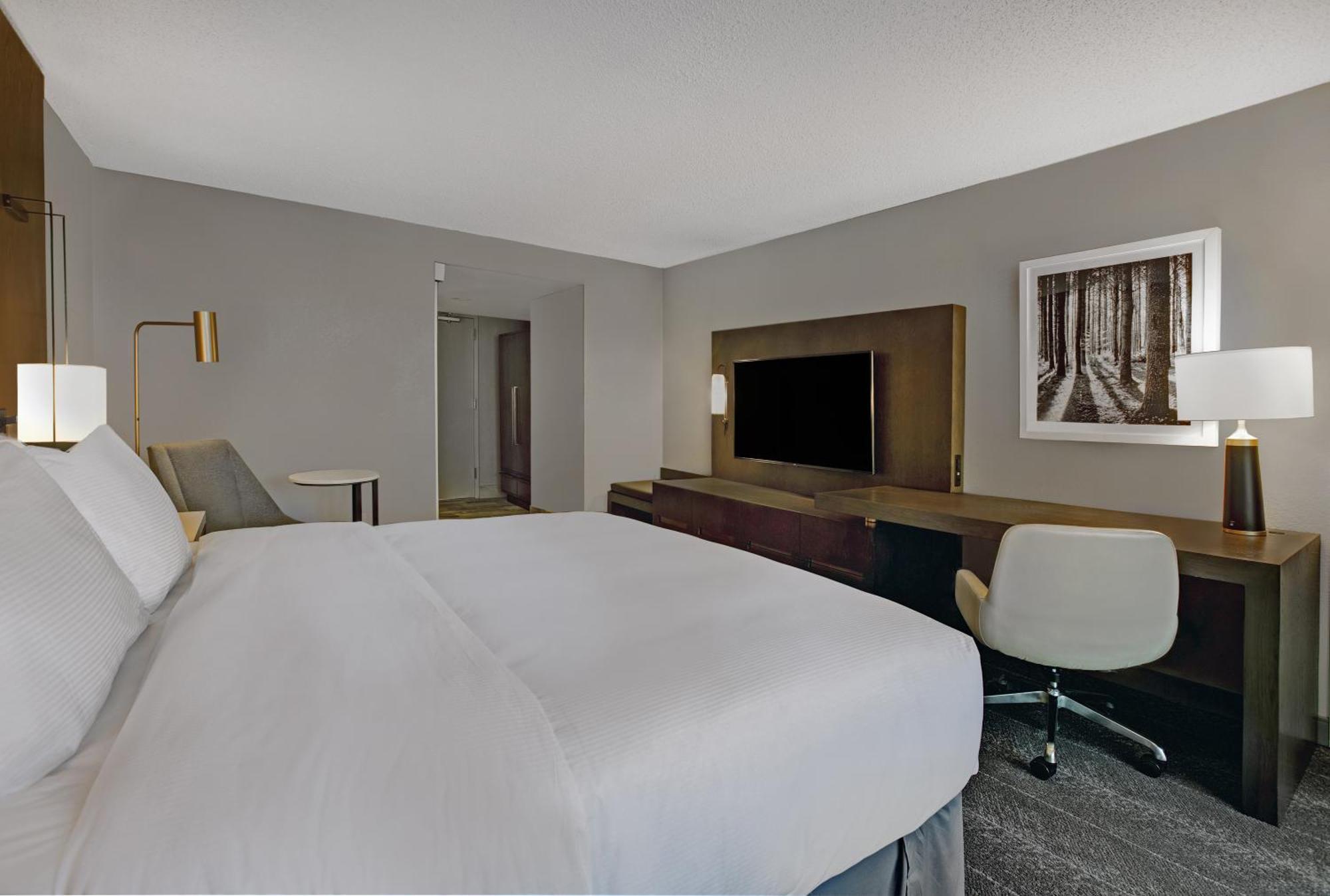 Hilton Peachtree City Atlanta Hotel & Conference Center Exterior photo
